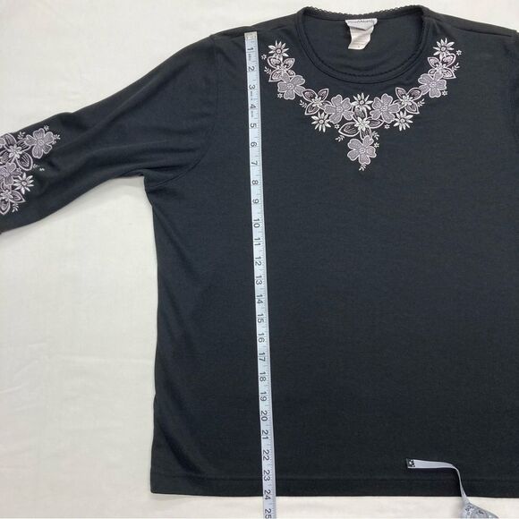 Vintage Bon Worth Top SZ S Black with White Gray Floral Appliqué 3/4 Sleeve Tee - Picture 12 of 13